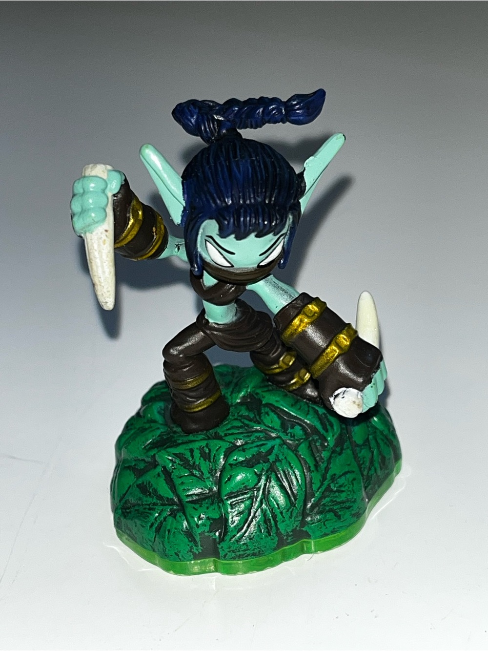 2011 Skylanders Activision Stealth Elf Figure